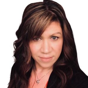 Meet your Posher, Julie